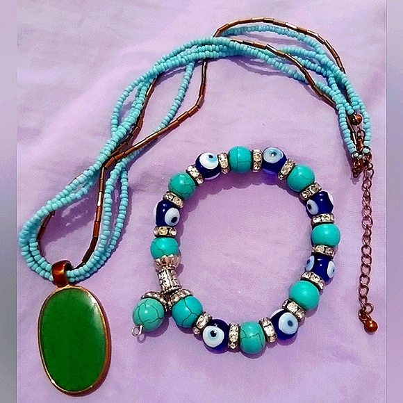 NEWOT💥 Evil Eyes Bracelet, Green Stone Pendant Necklace and 2 Brooches Set - Picture 2 of 11